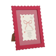Carmine 6x4inch Scalloped Photo Frame